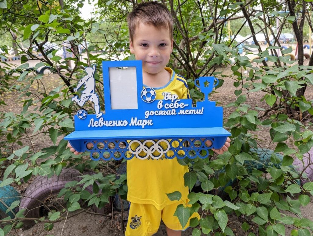 Унікальні дитячі подарунки з дерева, пластика та тестилю від Катерини Литвиненко.