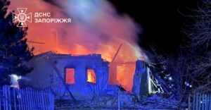 Масований обстріл запорізького села: загинуло подружжя, постраждав їхній 18-річний син, — ФОТО