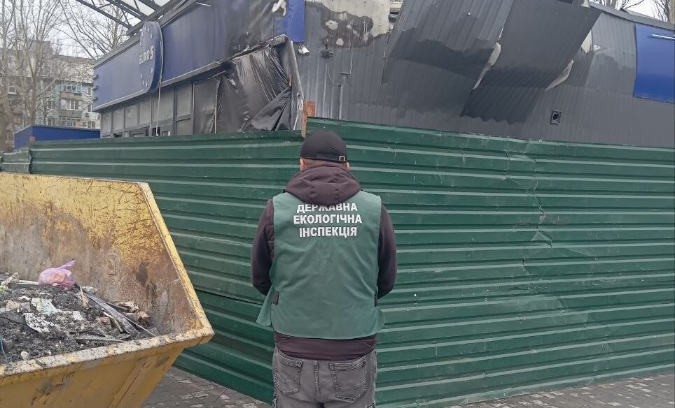 В екоінспекції розповіли про наслідки удару по Космічному району Запоріжжя