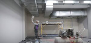 Подготовка к офлайн-урокам: в запорожской гимназии №108 ремонтируют укрытие, — ФОТО