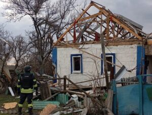Кошти на ремонт покрівель та щомісячні виплати: власникам пошкодженого у Запоріжжі житла нагадали про пакети допомоги