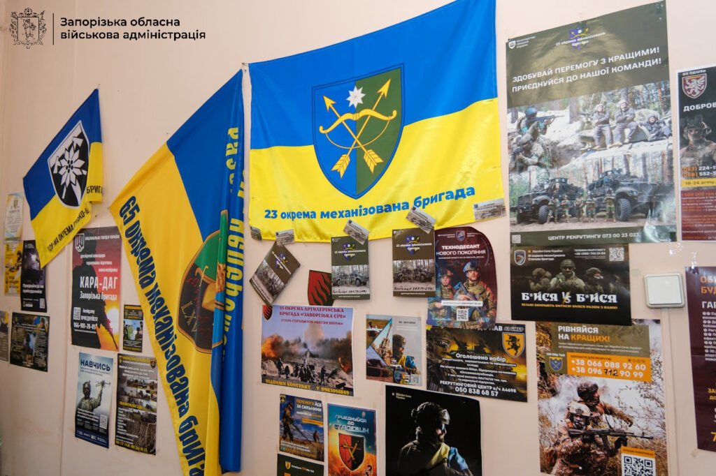 Звернулися за консультаціями понад десять тисяч людей: центр рекрутингу української армії у Запоріжжі відзначає дворіччя (ФОТО)