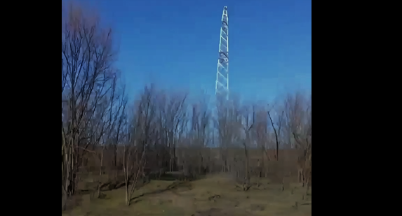 Досі планують реінтегрувати ЗАЕС: на захопленій частині Запорізької області російські загарбники встановили нові стовби ЛЕП, — ВІДЕО