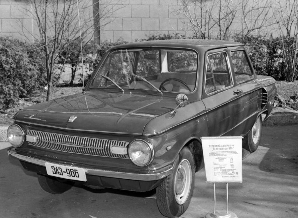 ЗАЗ-966 прийшов на зміну «горбатому».