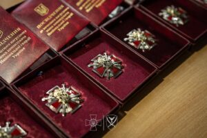 Запорізьким захисникам вручили державні нагороди, — ФОТО