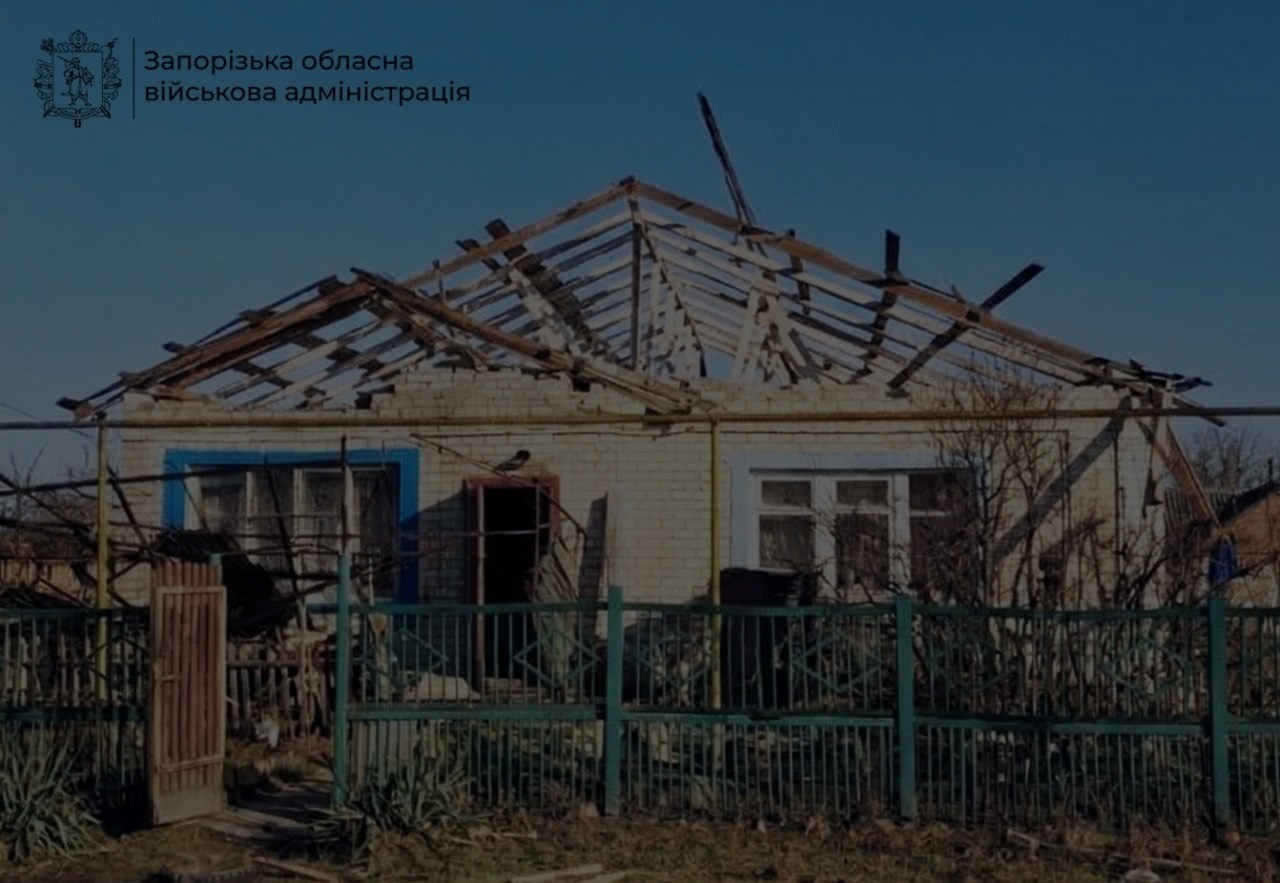 Удары по 45 населенным пунктам, раненые люди и 51 сообщения о повреждениях: сутки под российскими обстрелами в Запорожской области