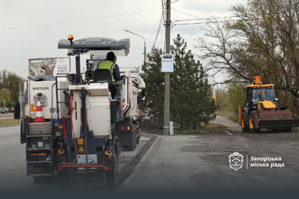 Роботи планують завершити на початку літа: на Набережній Запоріжжя облаштовують зупинки для громадського транспорту