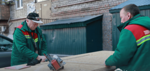 Вибито вікна та пошкоджено балкони: через ранкові удари по Запоріжжю постраждали понад 20 багатоповерхівок у двох районах