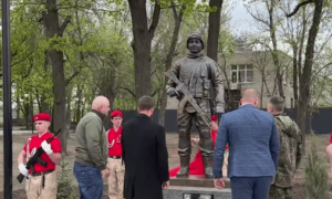 В окупованому Мелітополі встановили пам'ятник російським загарбникам, — ВІДЕО