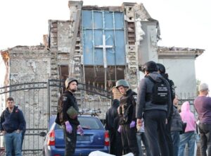 Вечірній удар по Запоріжжю 16 квітня: один загиблих та вісім постраждалих, серед пошкоджень — церква та авто, — ФОТО, ВІДЕО