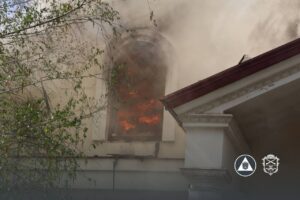 Росіяни атакують Запоріжжя: поранено людину, — ВІДЕО