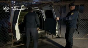 Були у небезпечній зоні без зв’язку: з Пологівського району евакуювали подружжя, — ВІДЕО