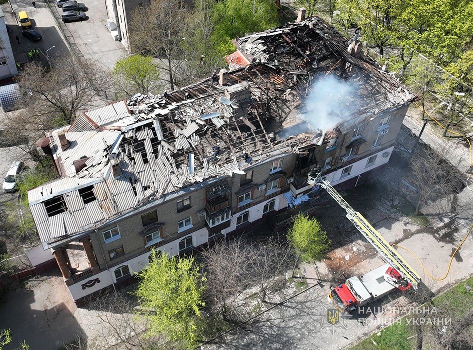 Повреждены дома и авто: последствия вражеских ударов по Запорожской области 17 апреля, — ФОТО