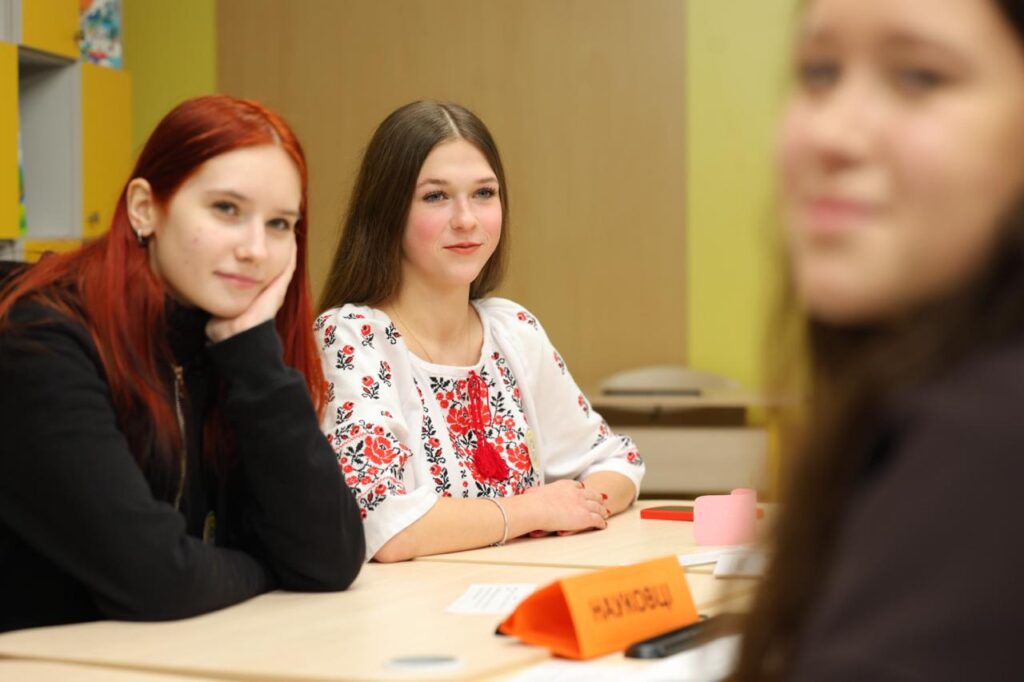 За місяць школярі підуть на літні канікули: підсумки навчального року у Запоріжжі