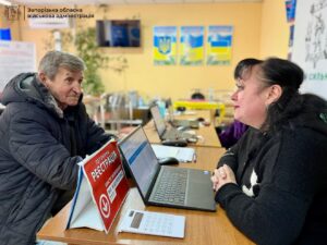 Понад чотири роки жив під російськими обстрілами: з Червоної Криниці евакуювався передостанній мешканець, — ФОТО, ВІДЕО