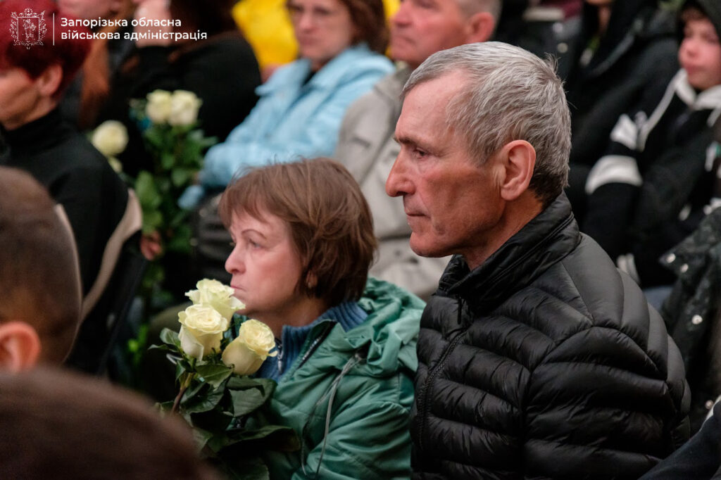 Рідним полеглих та зниклого безвісти захисників із Запорізької області передали нагороди (ФОТО)