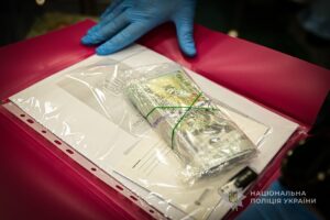 За 25 тисяч доларів обіцяла оформити інвалідність: у Запоріжжі затримали директорку підприємства, — ФОТО