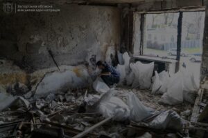 У Запоріжжі розпочалося відновлення двох багатоповерхівок, пошкоджених російськими ударами минулого року, — ФОТО