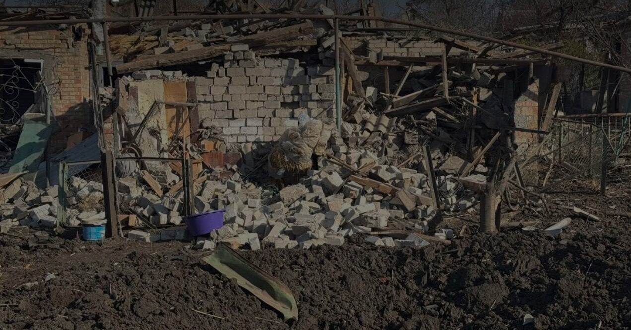 Вбита людина та зруйновані домівки: у Кушугумській громаді показали наслідки нічного російського удару КАБами, — ФОТО