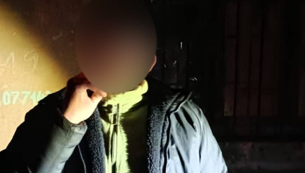 В Запорожье полицейские охраны задержали мужчину, который угрожал оружием в помещении ТЦ, — ФОТО