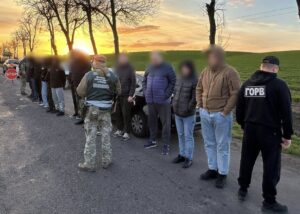 Прикордонники затримали мешканця Запорізької області: за 10 тисяч доларів він планував незаконно перетнути кордон