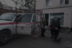 Выезжали под непрерывные звуки взрывов: из поселка в Запорожской области эвакуировали семью, — ВИДЕО