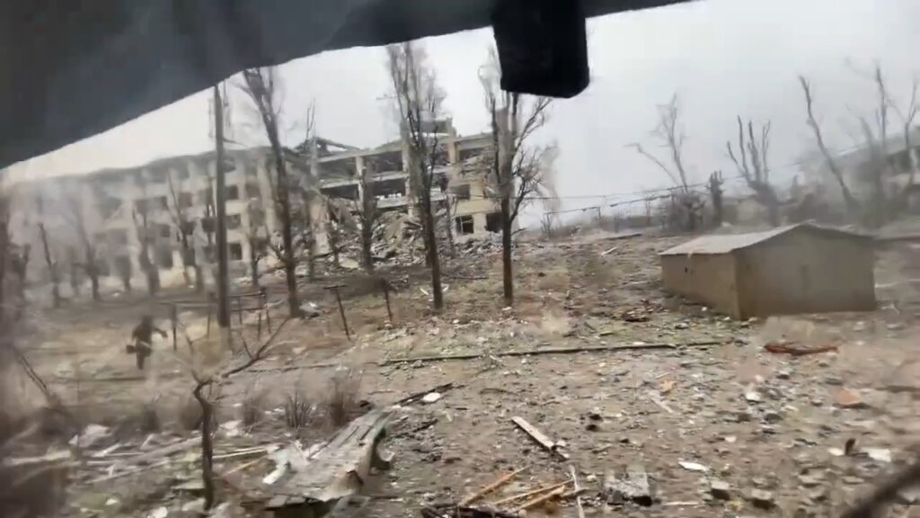 Пошкоджені будинки у Степногірську Запорізької області