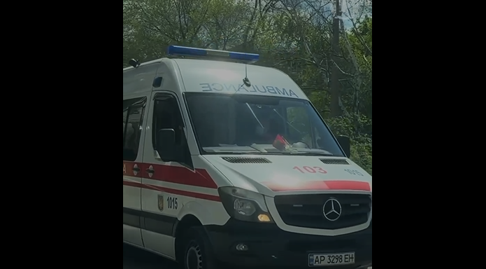 Бронежилет та готовність рятувати людей після вибухів: запорізькі парамедики здійснили десятки тисяч виїздів з початку року, — ВІДЕО