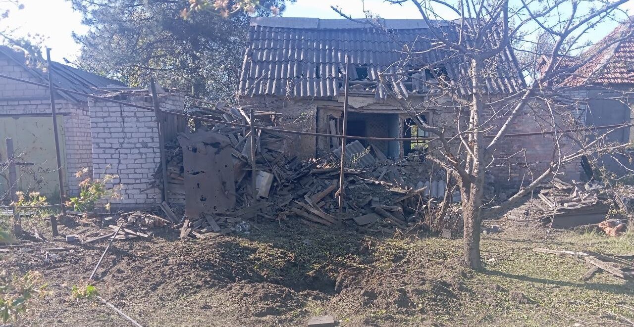 Воронка и загрязнение территории: экологи рассказали о последствиях вчерашнего удара по Шевченковскому району Запорожья, — ФОТО
