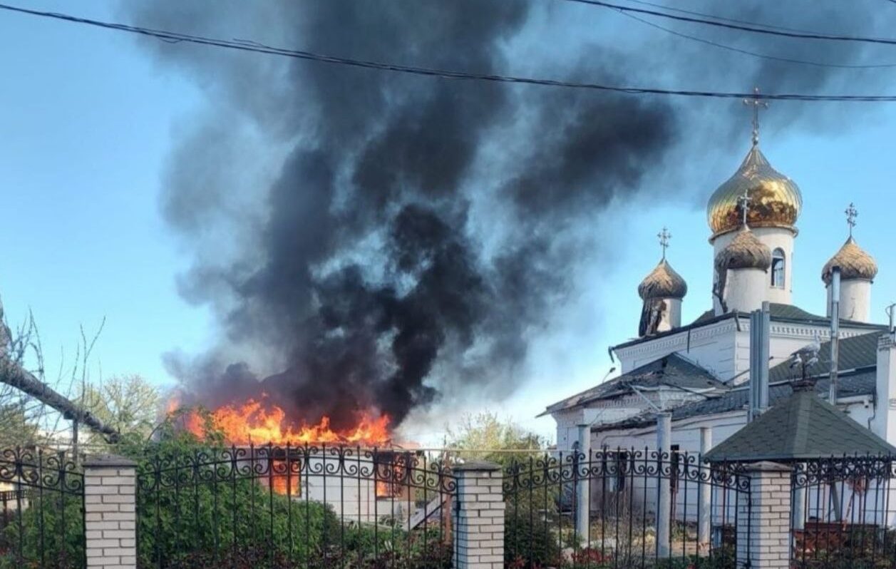 Враг ударил по Вольнянску: есть погибшие и раненые, поврежден храм, — ФОТО