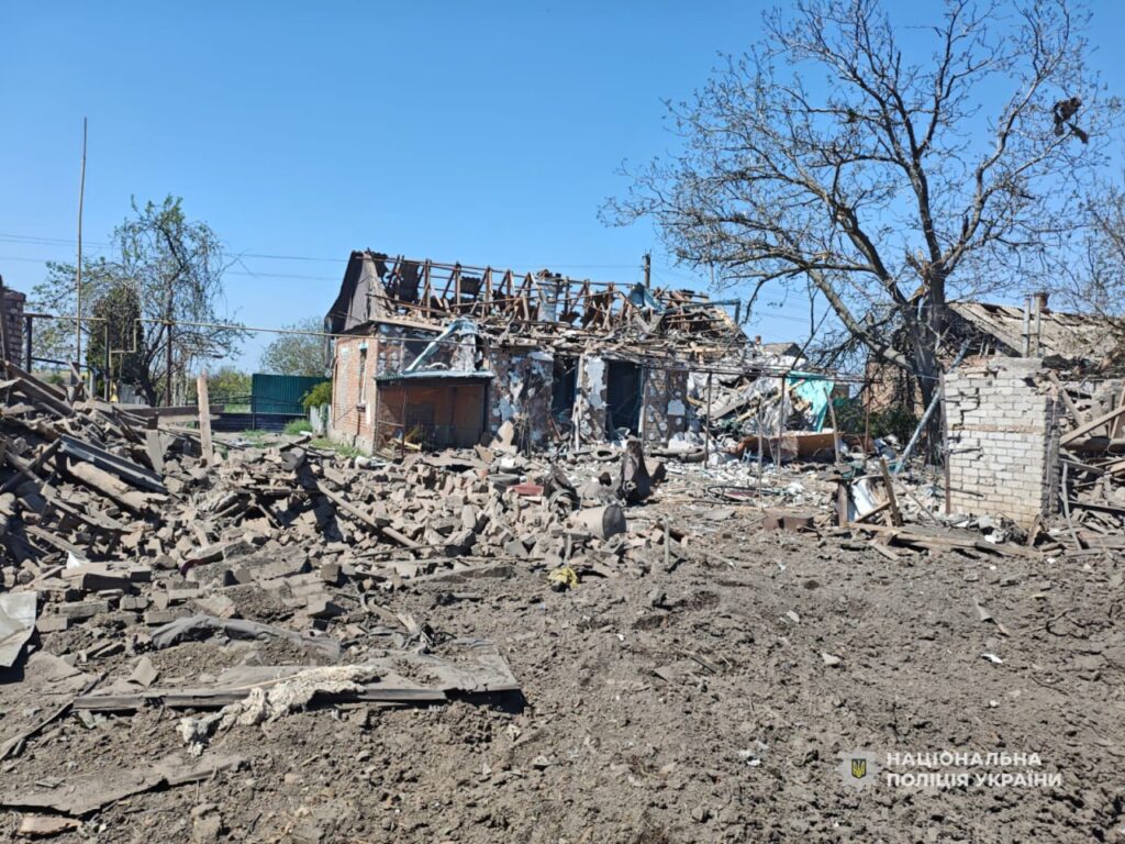 Зруйновано оселі та пошкоджено машини: наслідки російських ударів по Запорізькій області 7 травня, — ФОТО