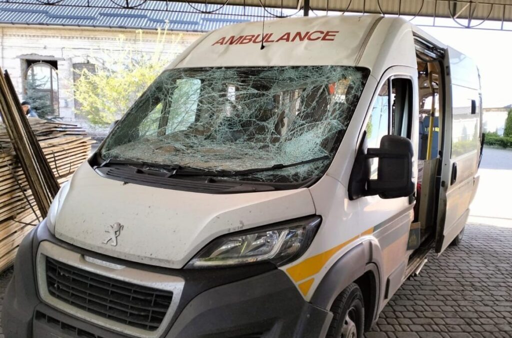 Ворог 8 травня обстріляв Запорізьку область понад 700 разів: влучив у будинки та евакуаційний транспорт, двоє поранених (ФОТО)