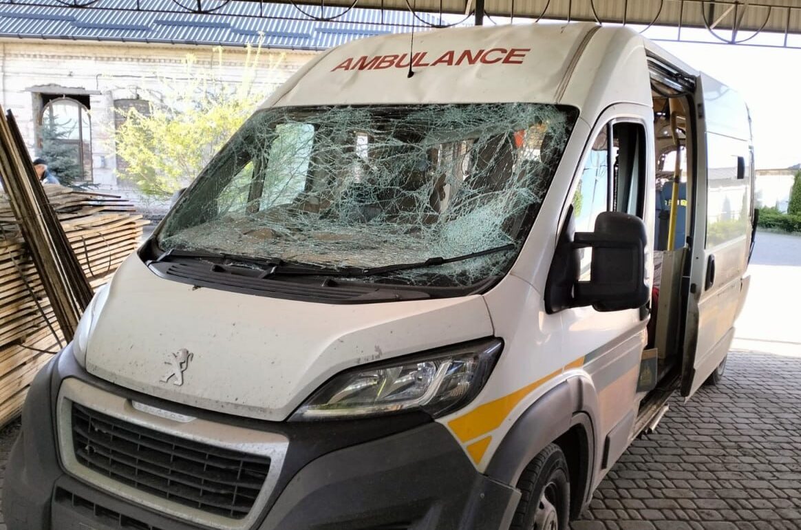 Ворог 8 травня обстріляв Запорізьку область понад 700 разів: влучив у будинки та евакуаційний транспорт, двоє поранених (ФОТО)