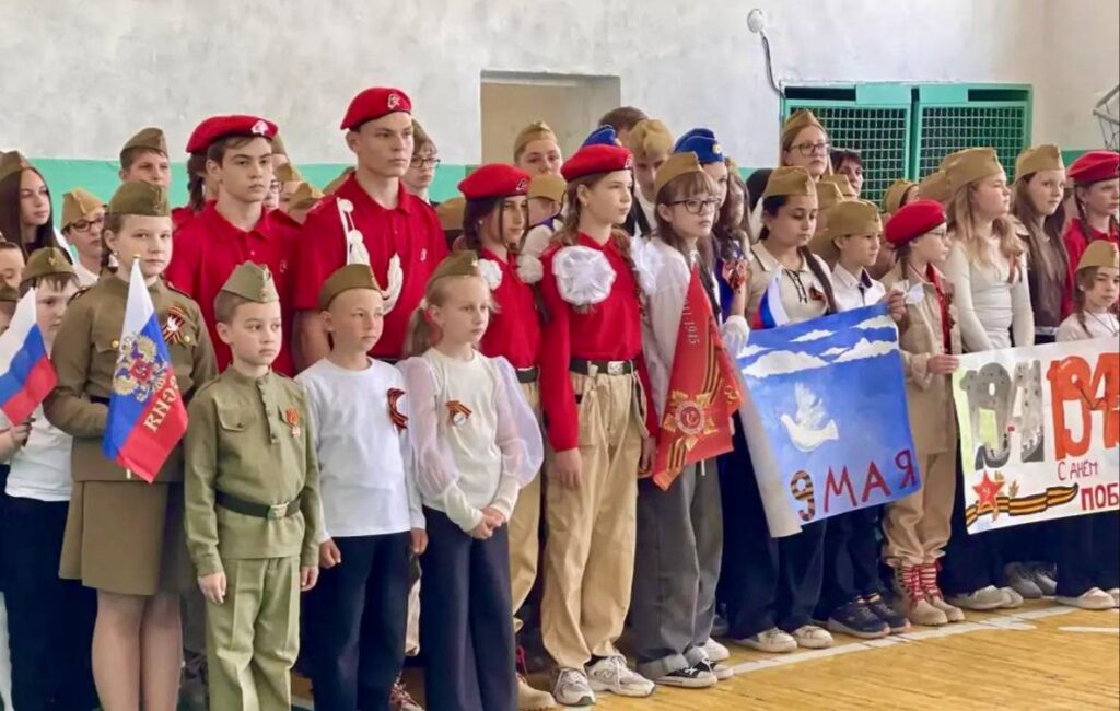 Мелітополь, шкільні заходи до 9 травня використовують як інструмент впливу на світогляд дітей і підлітків.