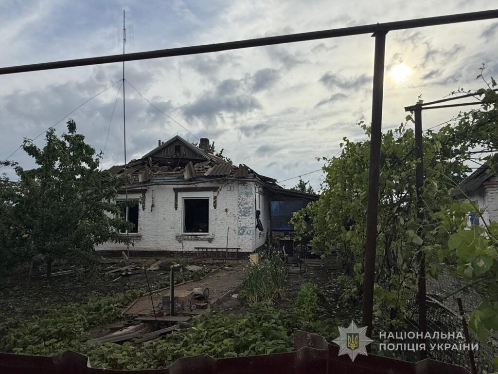 Полювання за автівками цивільних та зруйновані оселі: наслідки російських ударів по Запорізькій області 10 травня (ФОТО)