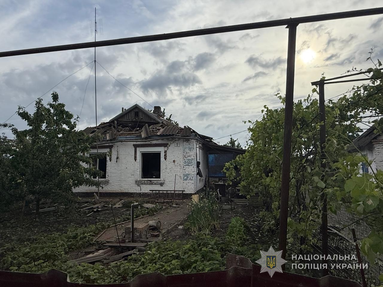 Полювання за автівками цивільних та зруйновані оселі: наслідки російських ударів по Запорізькій області 10 травня (ФОТО)