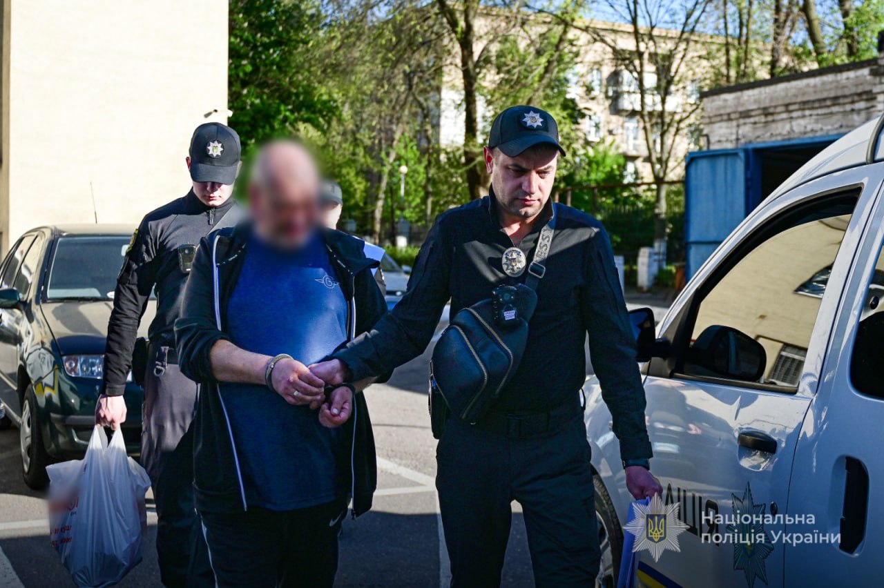 У Запоріжжі затримали чоловіка, який викрав ноутбуки з приміщення військової адміністрації, — ФОТО, ВІДЕО