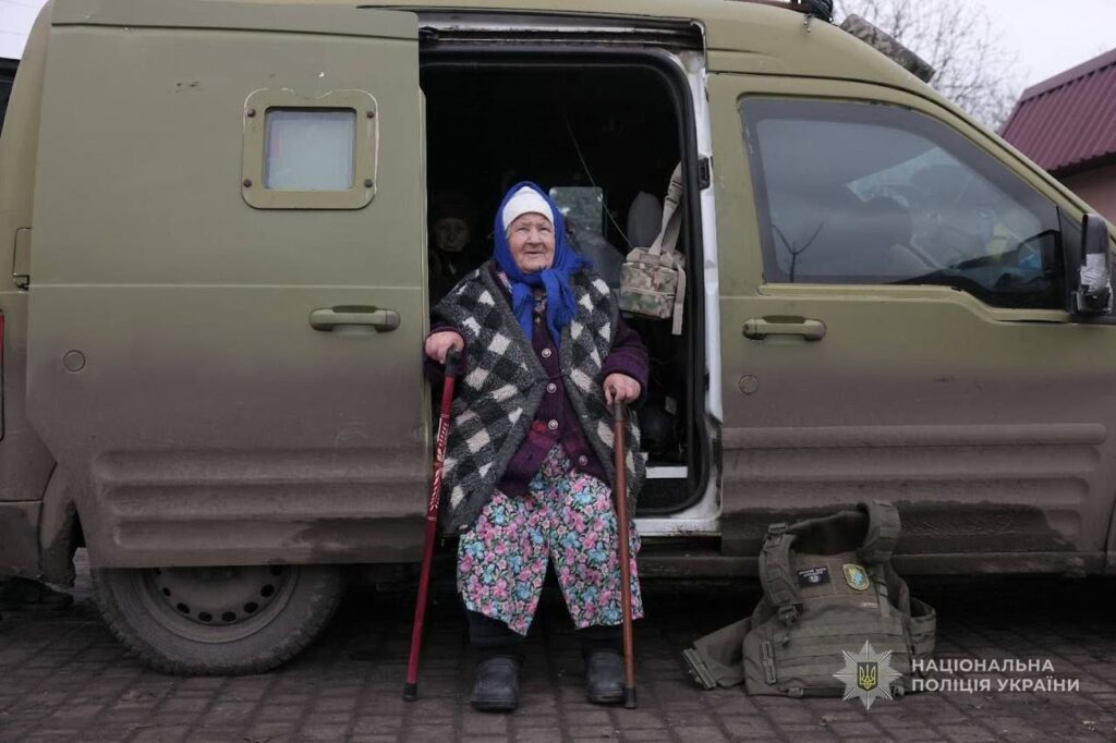 Виїзд з небезпечних зон: у Запорізькій області планують оголосити обов'язкову евакуацію дітей ще з двох населених пунктів (ФОТО, ВІДЕО)