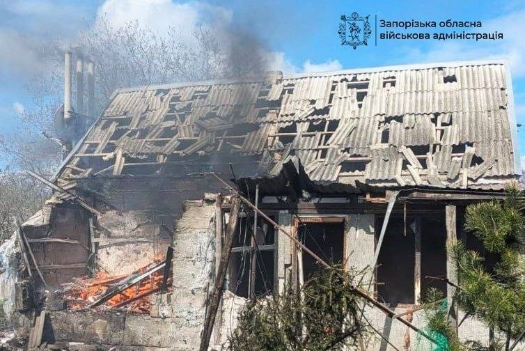 Одна людина загинула та 21 отримала поранення: ворог завдав 850 ударів по Запорізькій області