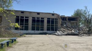 Разрушены квартиры и повреждены машины: последствия российских ударов по Запорожской области 21 мая, — ФОТО