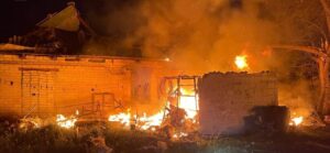 Из-за российских обстрелов в Запорожском районе горели дома, машины и газопровод, — ФОТО