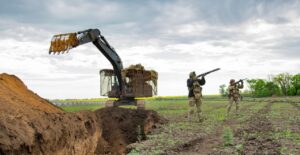 Посилення безпеки: як облаштовують захисні рубежі навколо Запоріжжя, — ФОТО