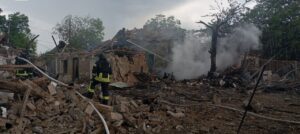 Дома, склад, производственное здание и авто: из-за российских ударов в нескольких населенных пунктах Запорожской области произошли пожары, — ФОТО