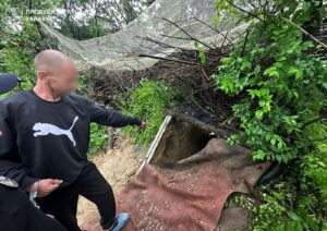 У Запоріжжі квартирант вбив власника будинку та закопав тіло у триметровій ямі: правоохоронці затримали підозрюваного, — ФОТО, ВІДЕО