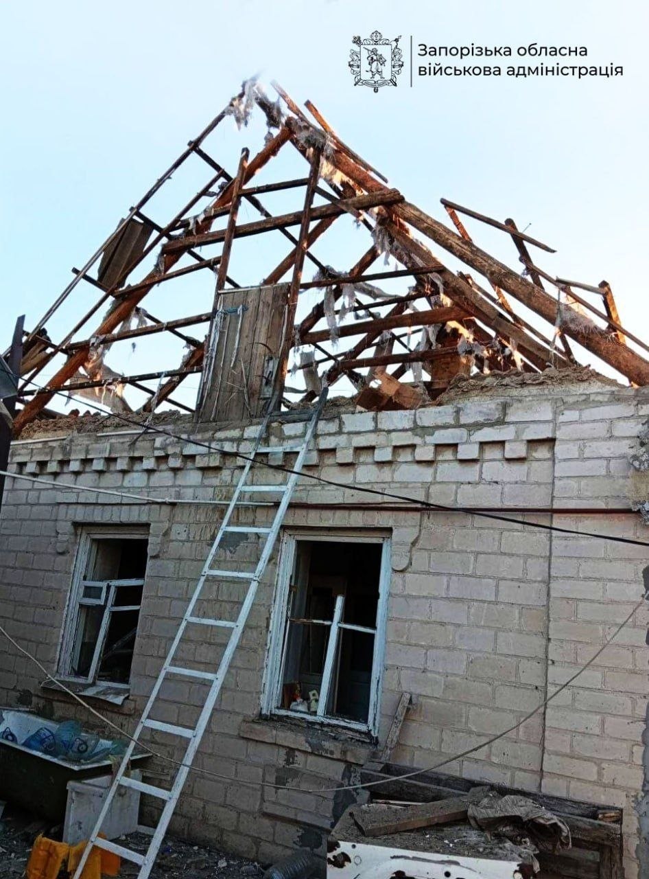 Двое погибших и семеро раненых: враг нанес 976 ударов по Запорожской области