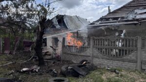 Загорелась машина и газовая труба в результате вражеских ударов по Запорожской области, — ФОТО