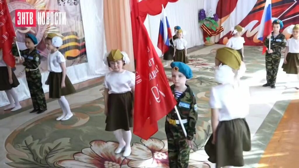 Мелітополь, шкільні концерти до 9 травня перетворилися на інструмент просування воєнних наративів серед дітей.