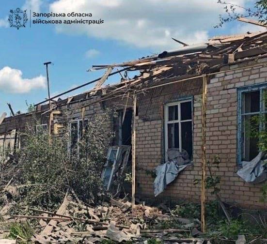 Двое погибших и 38 раненых: россияне нанесли 884 удара по Запорожской области