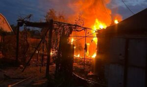 Пошкоджено будинки, СТО та поранено людину: ворог продовжує атакувати Запоріжжя