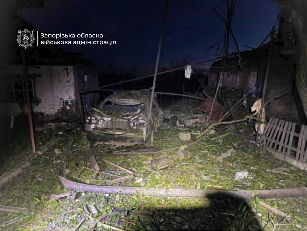 Три человека ранены: враг сбросил КАБы на Запорожский район